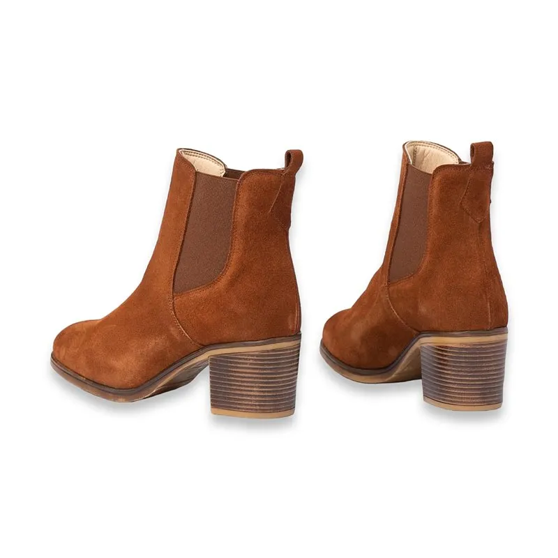 Botines Chelsea Mujer Piel Ante Suave Plantilla Piel Y Gel 1304 Cuero, de Eva Mañas