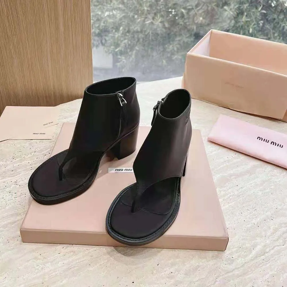 BOTINES TIPO TANGA DE PIEL PARA MUJER MIU MIUNEGRO