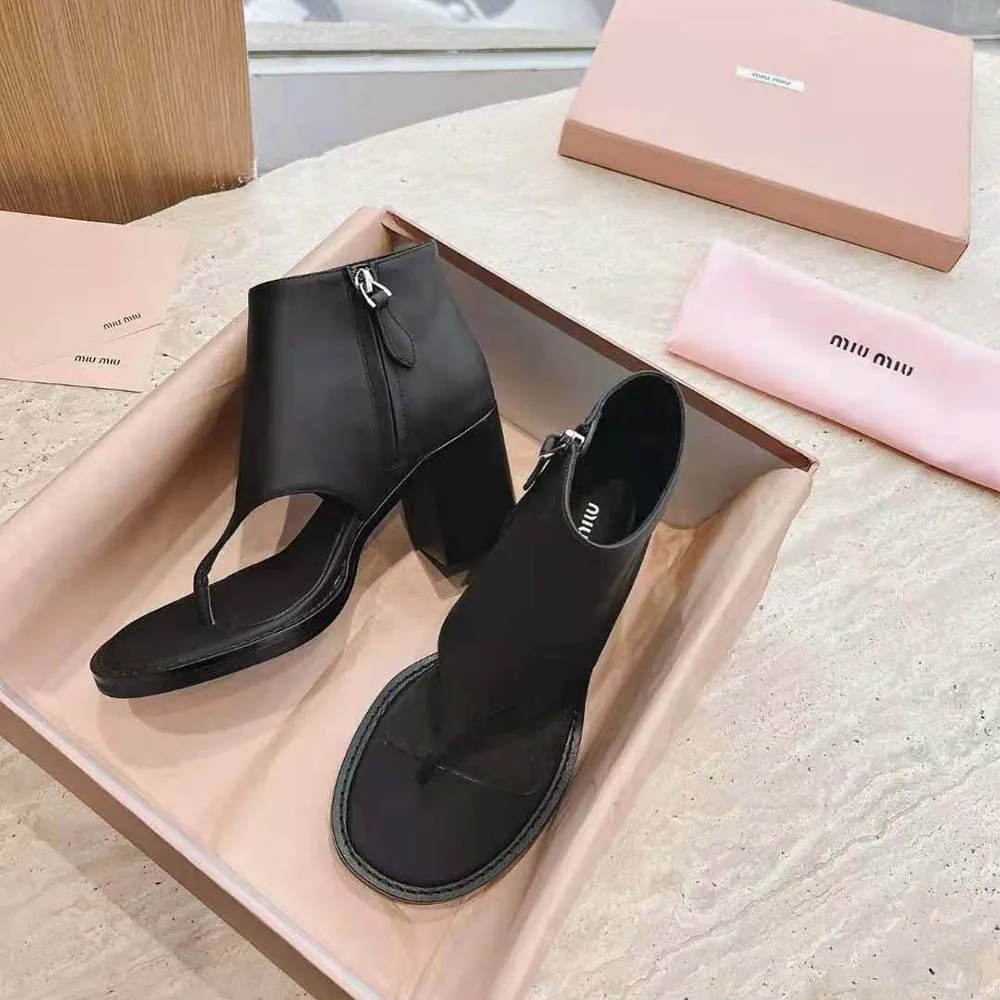 BOTINES TIPO TANGA DE PIEL PARA MUJER MIU MIUNEGRO