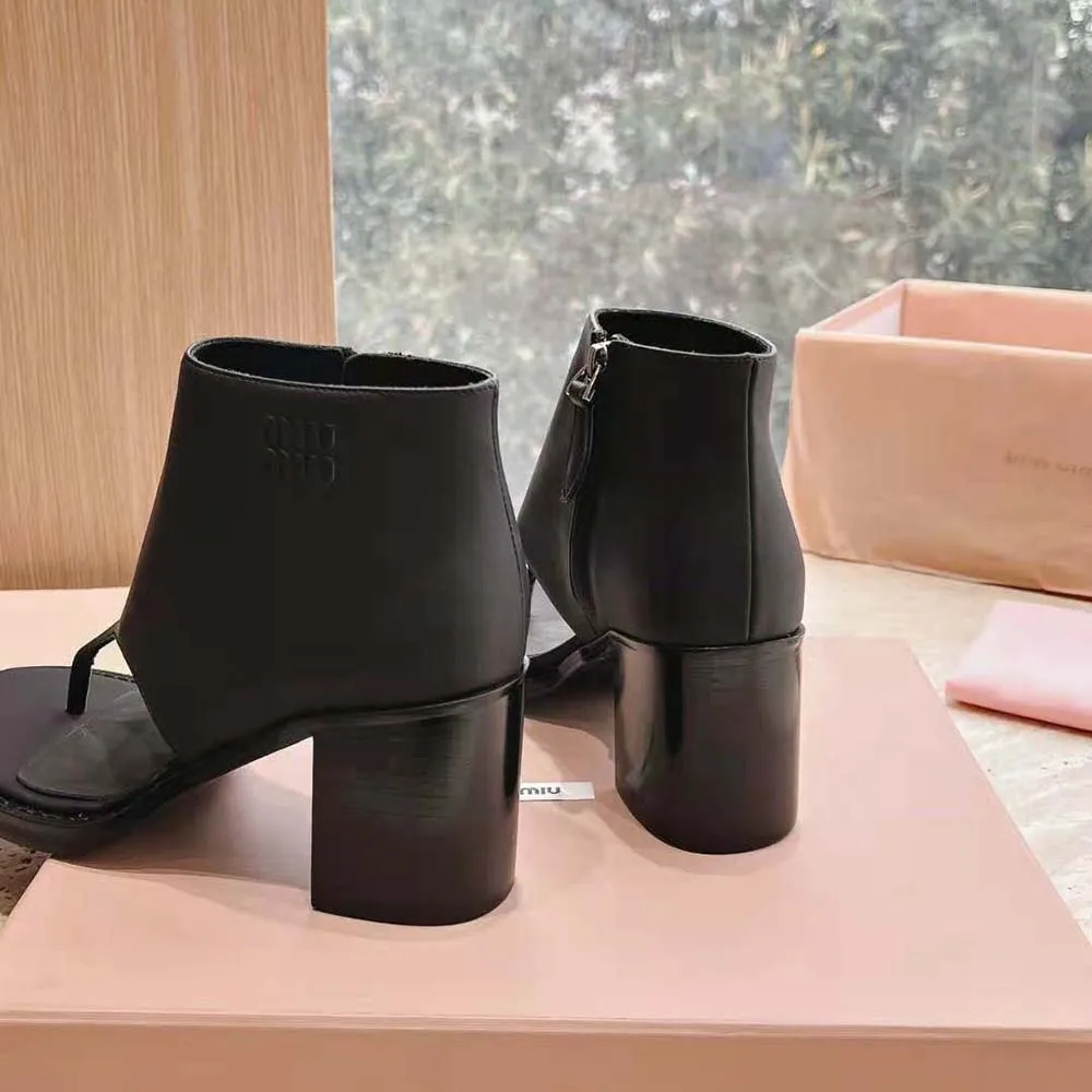BOTINES TIPO TANGA DE PIEL PARA MUJER MIU MIUNEGRO
