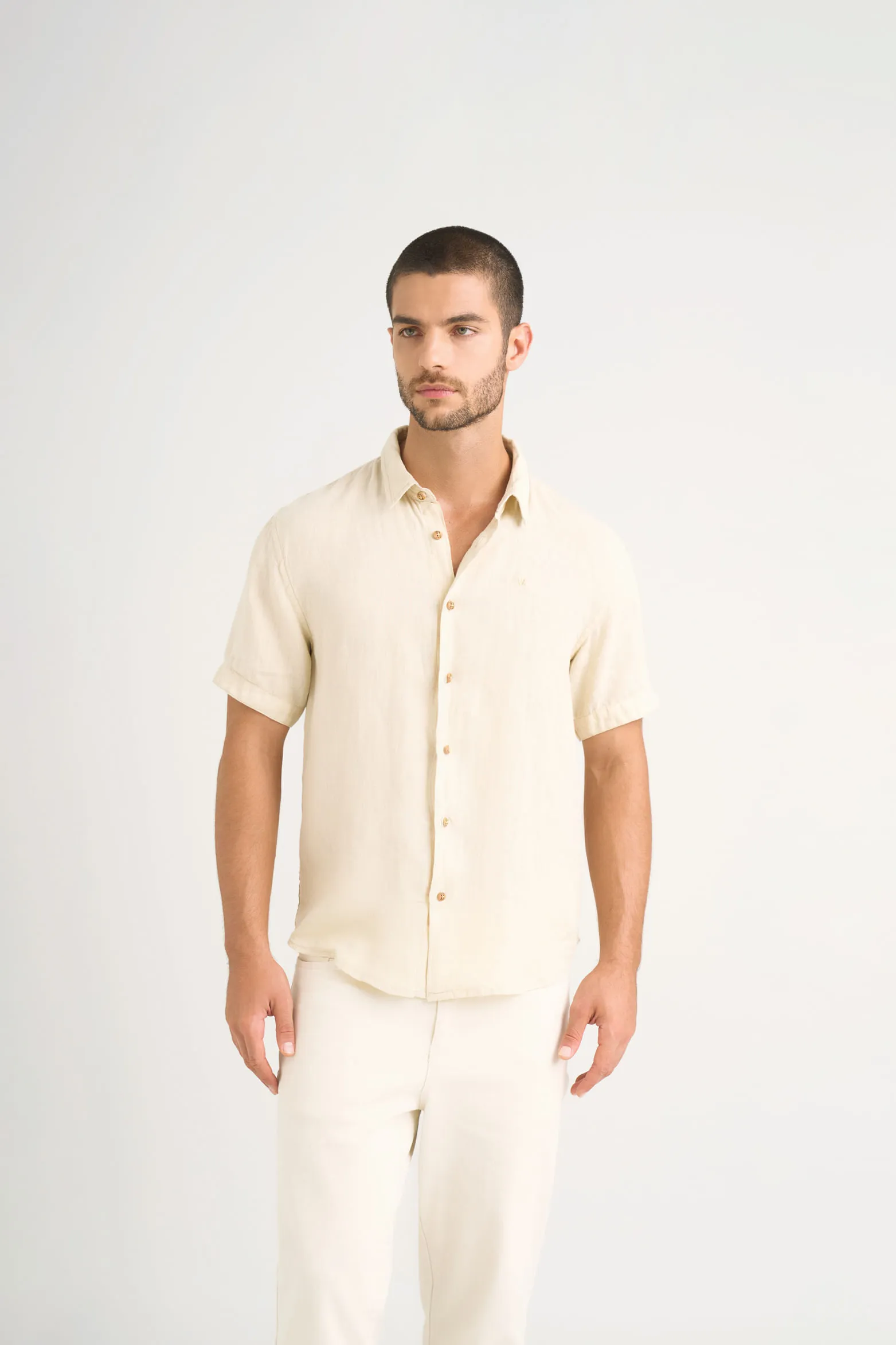Camisa manga corta lino para hombre bordado vz