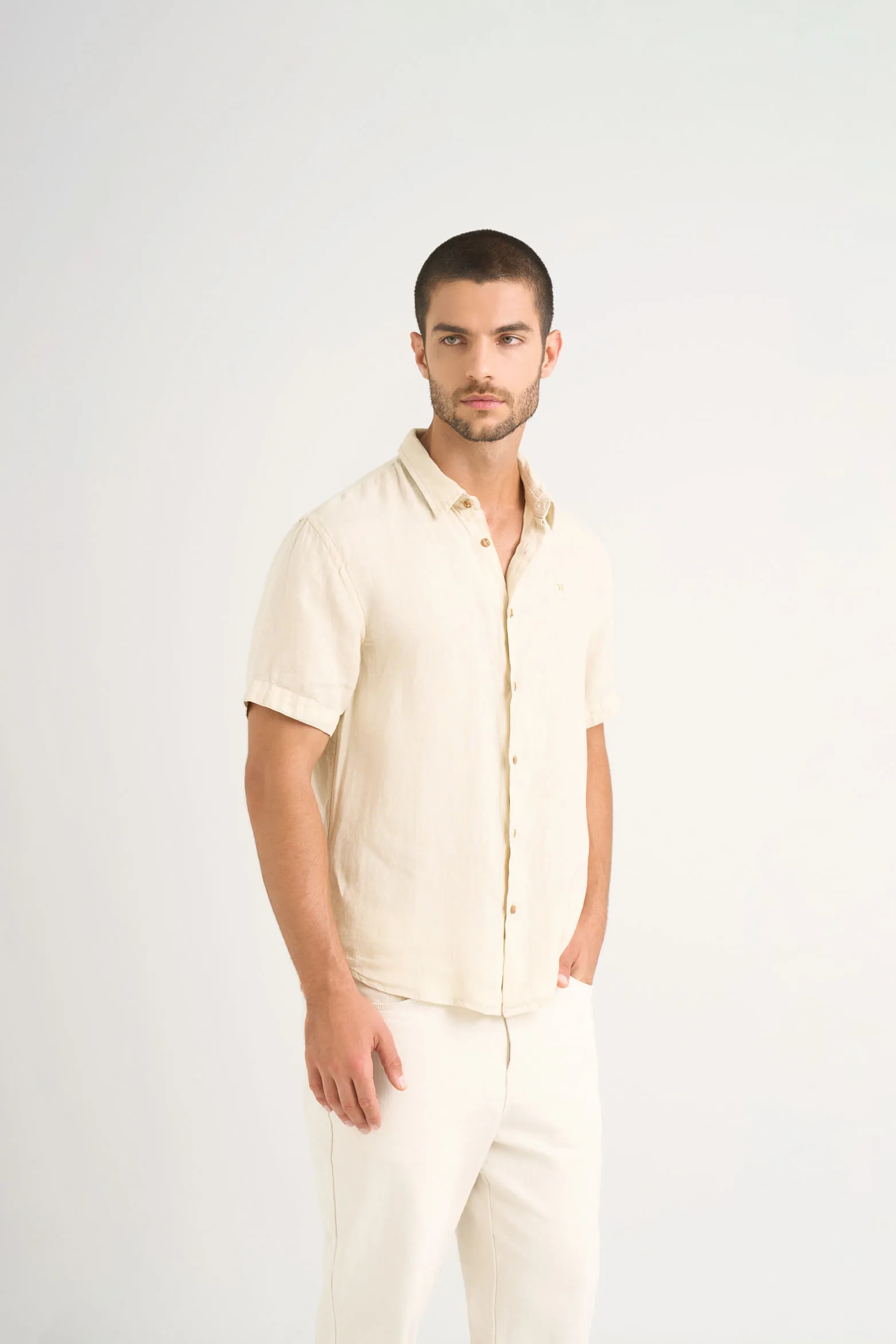 Camisa manga corta lino para hombre bordado vz