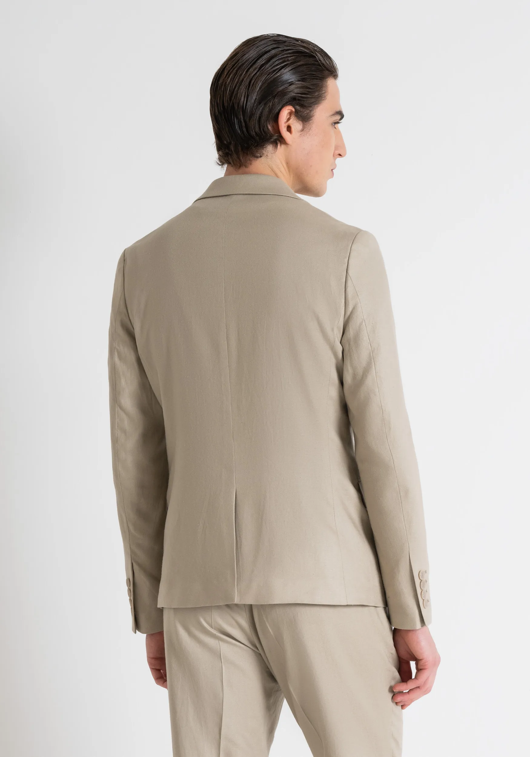 CHAQUETA SLIM FIT «ZELDA» EN MEZCLA DE LINO