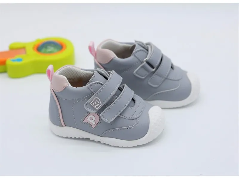 DEPORTIVO PRIMEROS PASOS DE PIEL PF3001 PIRUFIN EN COLOR GRISROSA