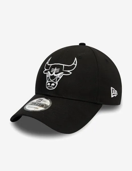 GORRA NEW ERA 940 ESSENTIAL OUTLINE BULLS  BLACK/WHITE