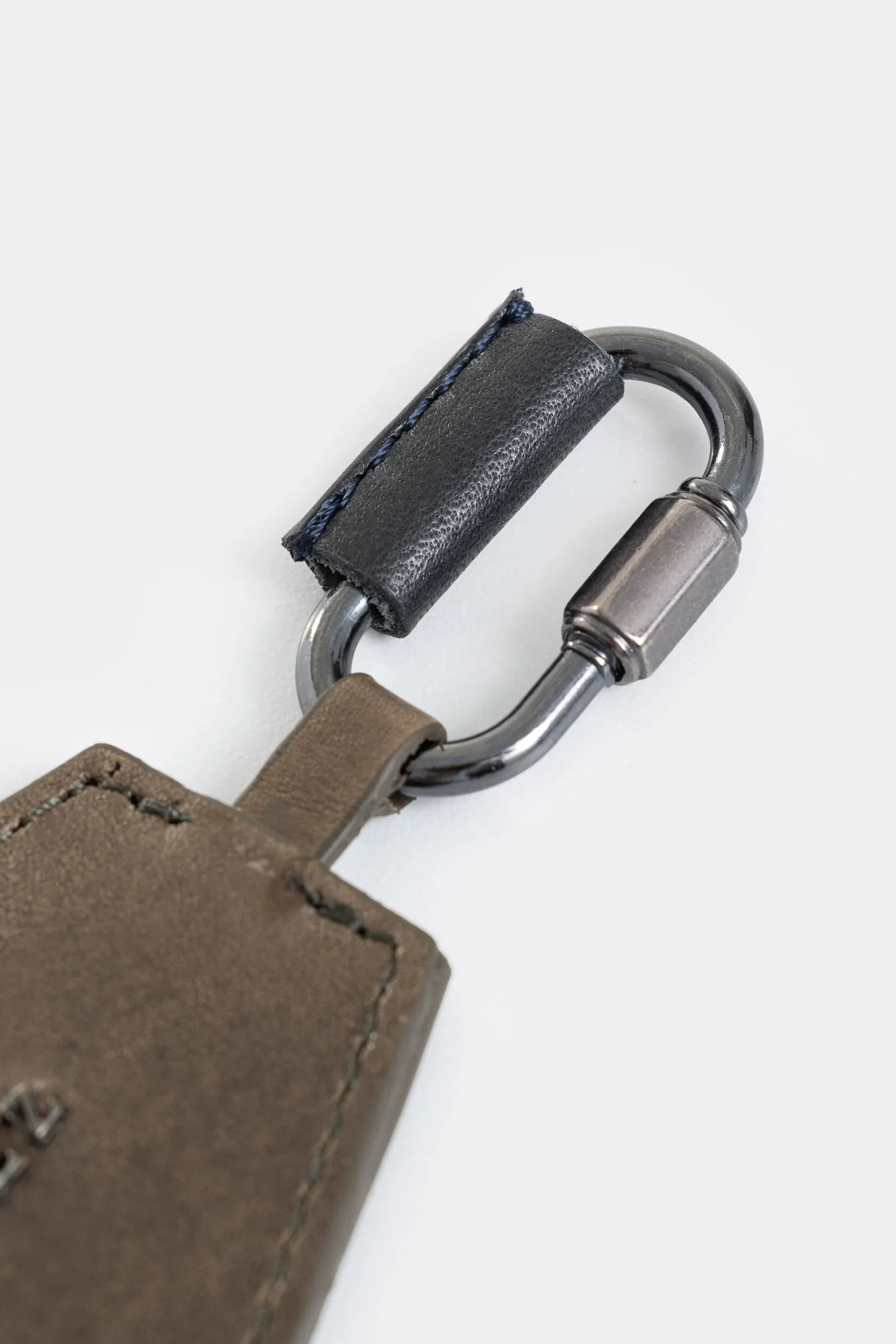 Llavero luster de cuero para hombre argolla y mosquetón