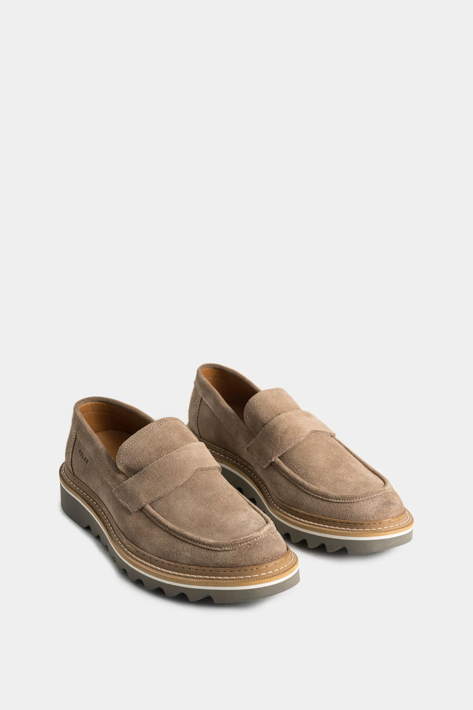 Mocasines alessio de cuero gamuzado para hombre antifaz