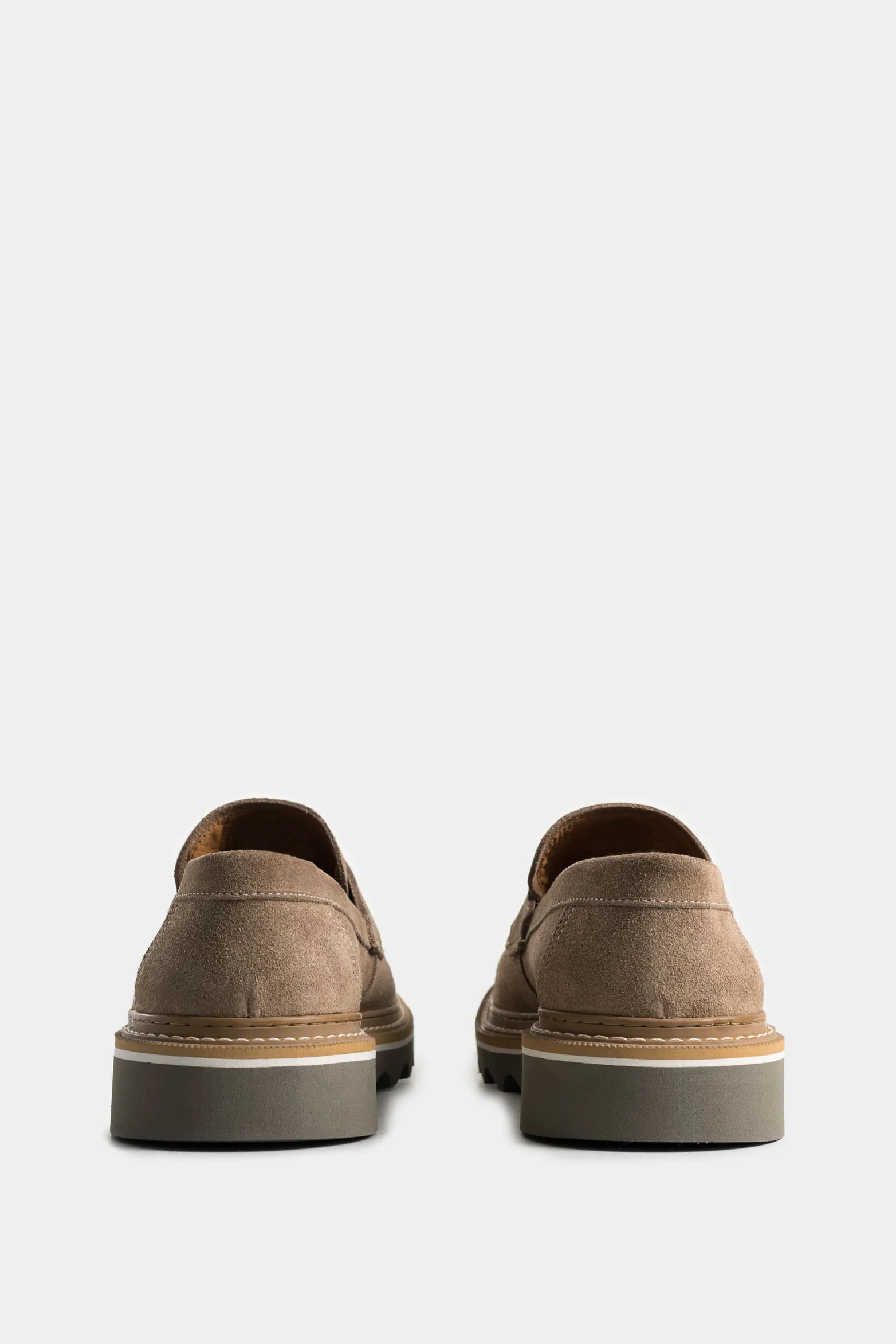 Mocasines alessio de cuero gamuzado para hombre antifaz
