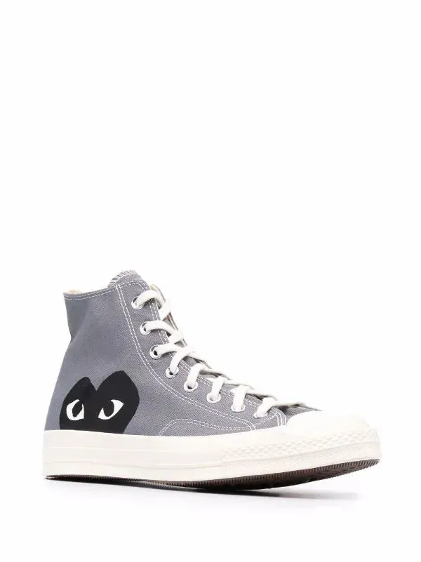 N373O Converse tenis altos de Comme Des Garons Play x Converse Gris