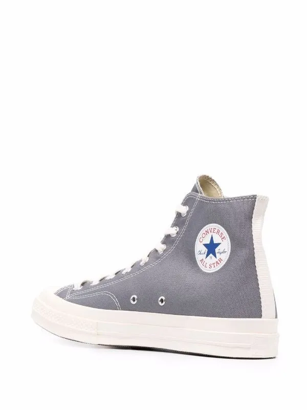 N373O Converse tenis altos de Comme Des Garons Play x Converse Gris