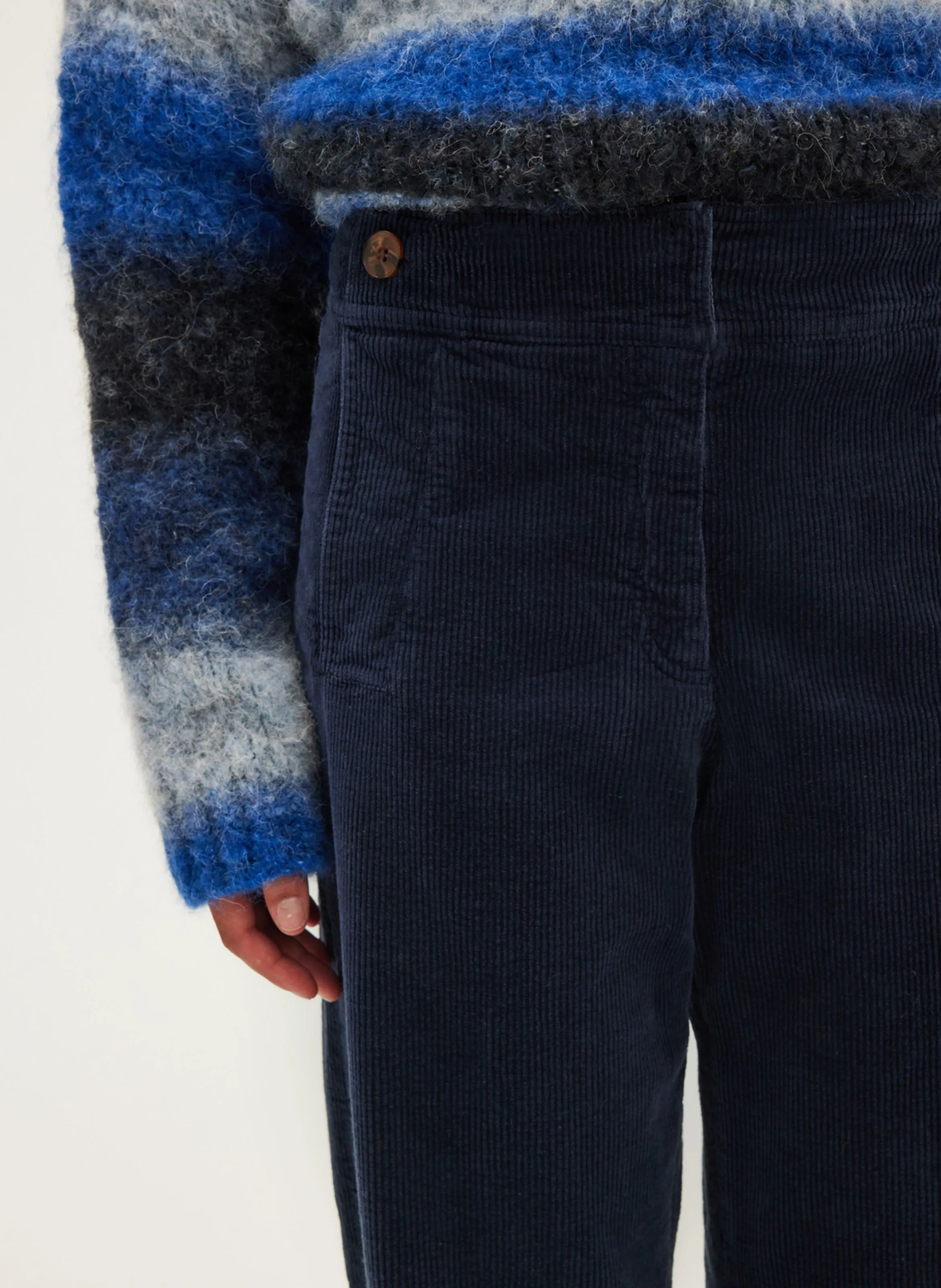 NUR  PANTALóN CHINO RECTO DE PANA EN AZUL