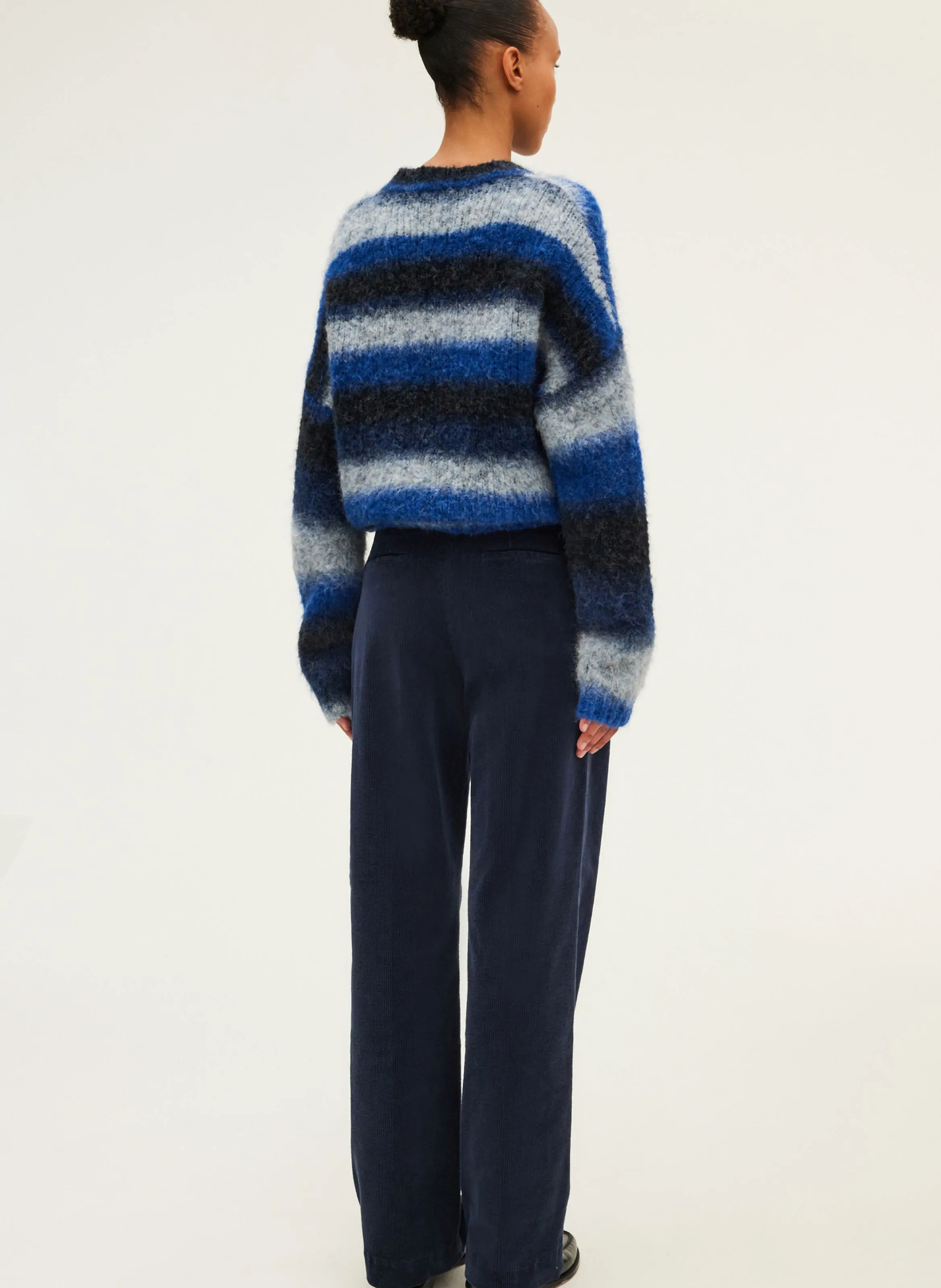 NUR  PANTALóN CHINO RECTO DE PANA EN AZUL