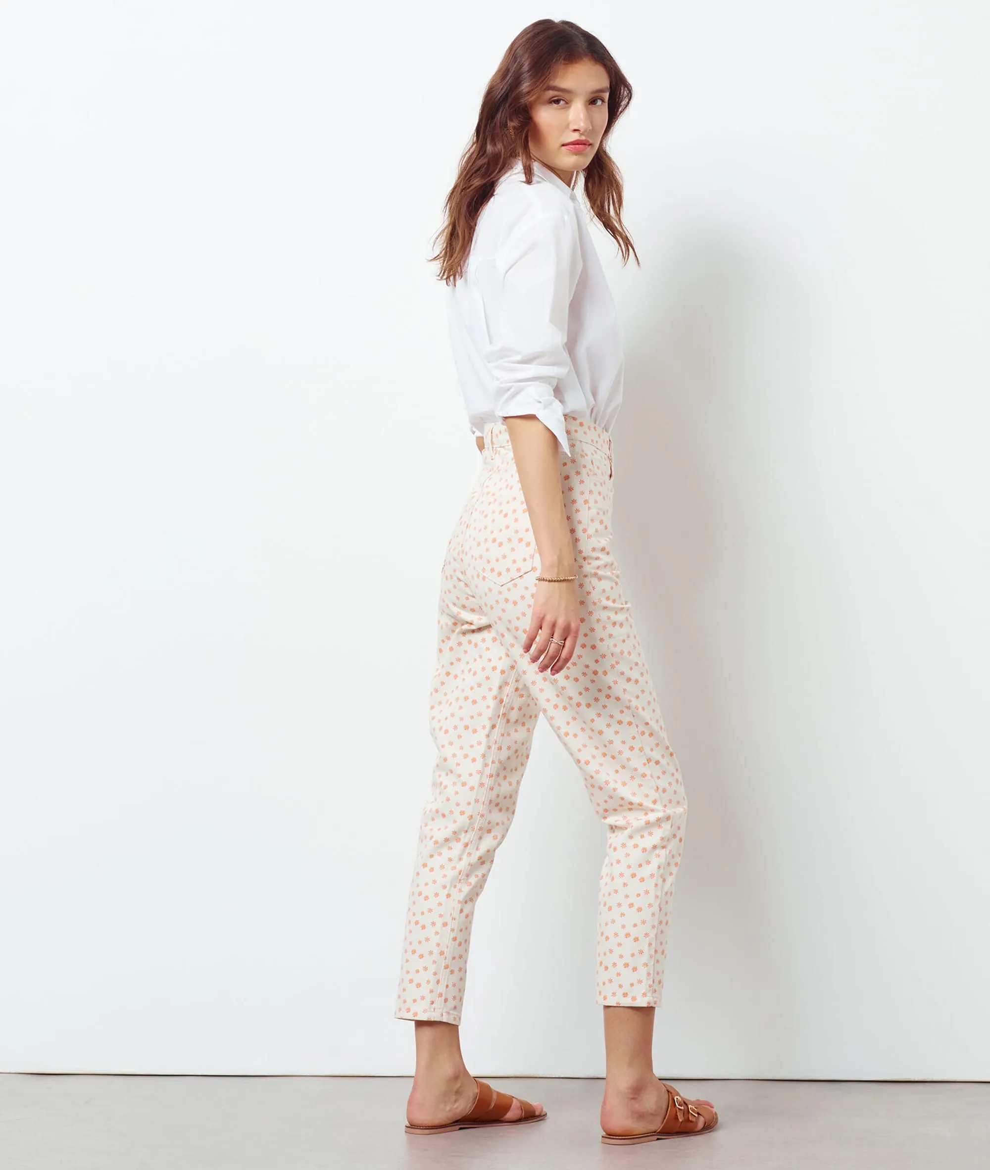 PANTALóN 7/8 BORDADOS FLORALES CHILI IMP FD ECRU  ETAM