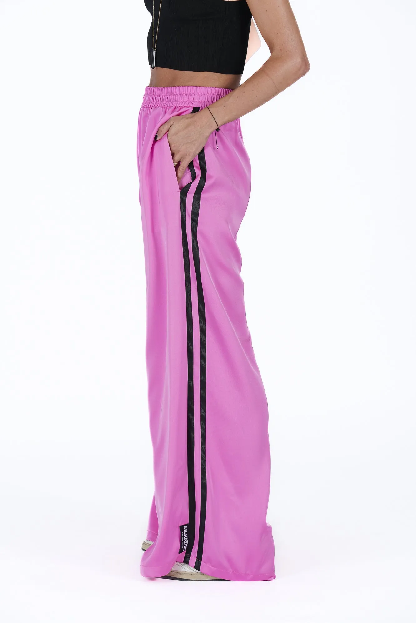 Pantalón ancho satén rayas laterales rosa