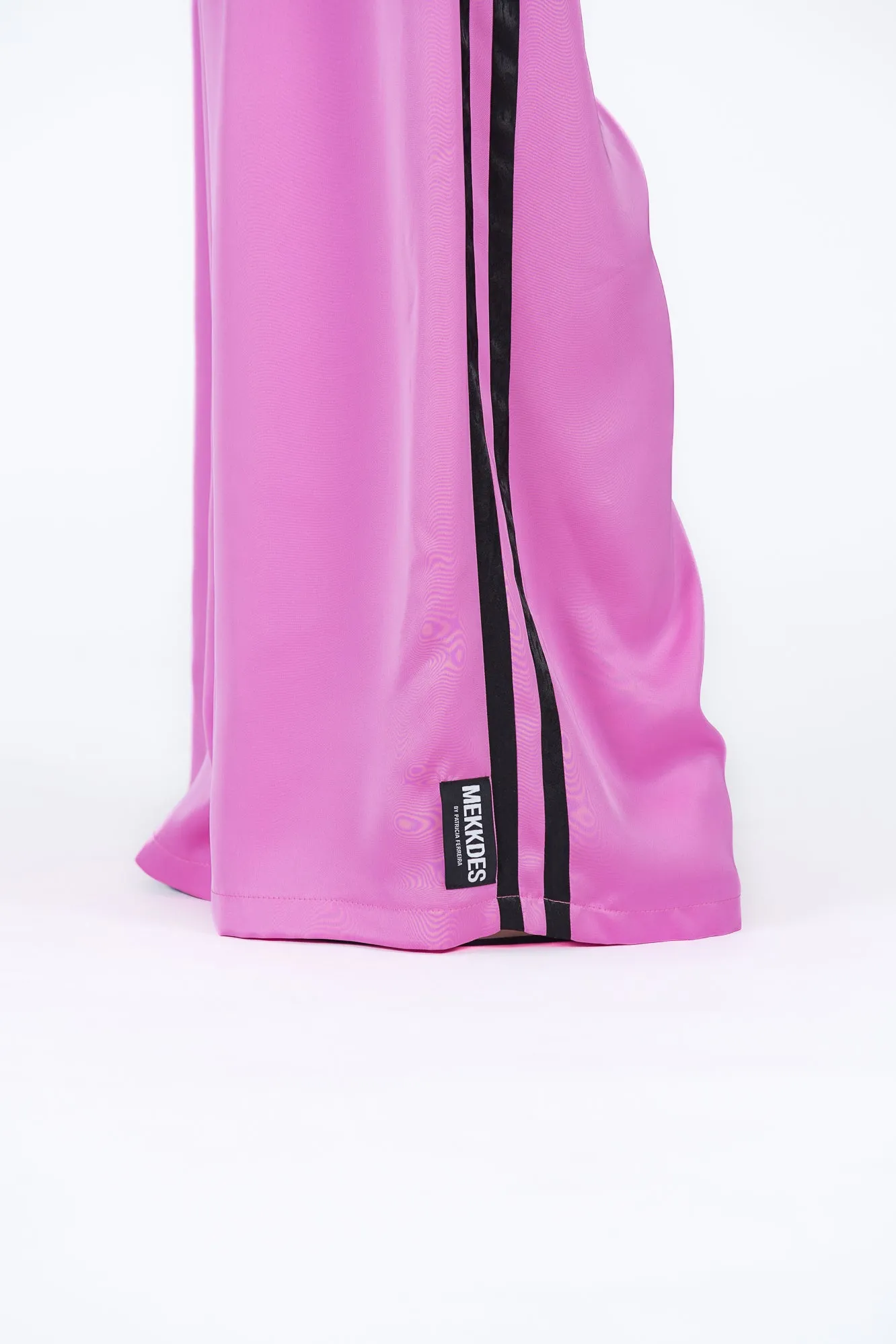 Pantalón ancho satén rayas laterales rosa