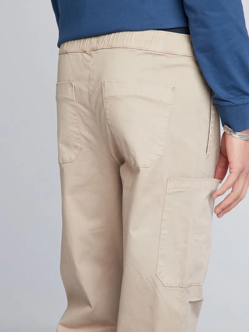 PANTALóN CARGO ANCHO CON PESPUNTES  BEIGE