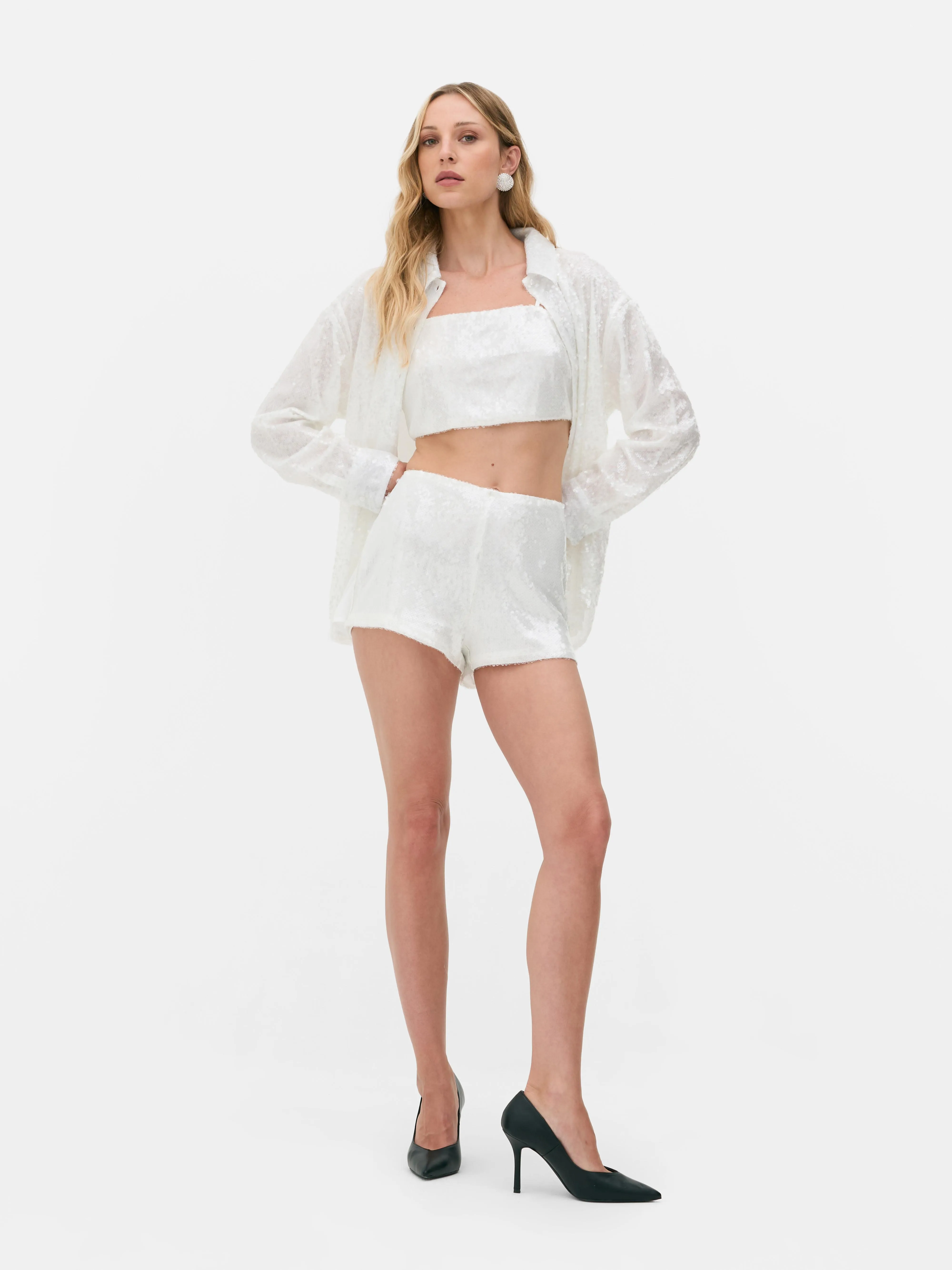 Pantalón corto con lentejuelas de Rita Ora