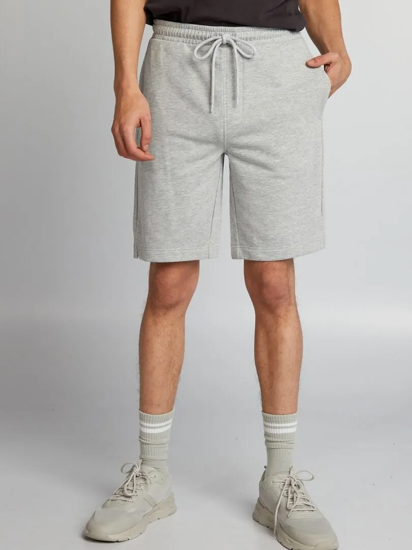 PANTALóN CORTO DE DEPORTE  GRIS