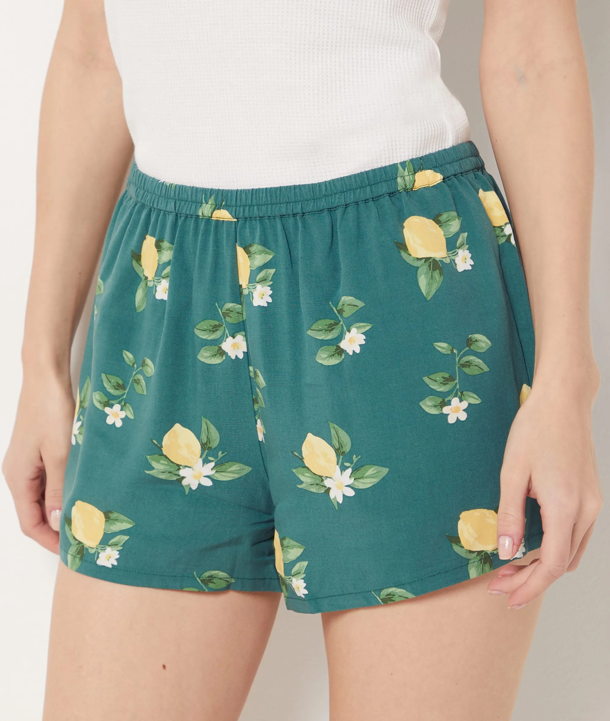 PANTALóN CORTO ESTAMPADO LIMONES CITROR VERT SAPIN  ETAM