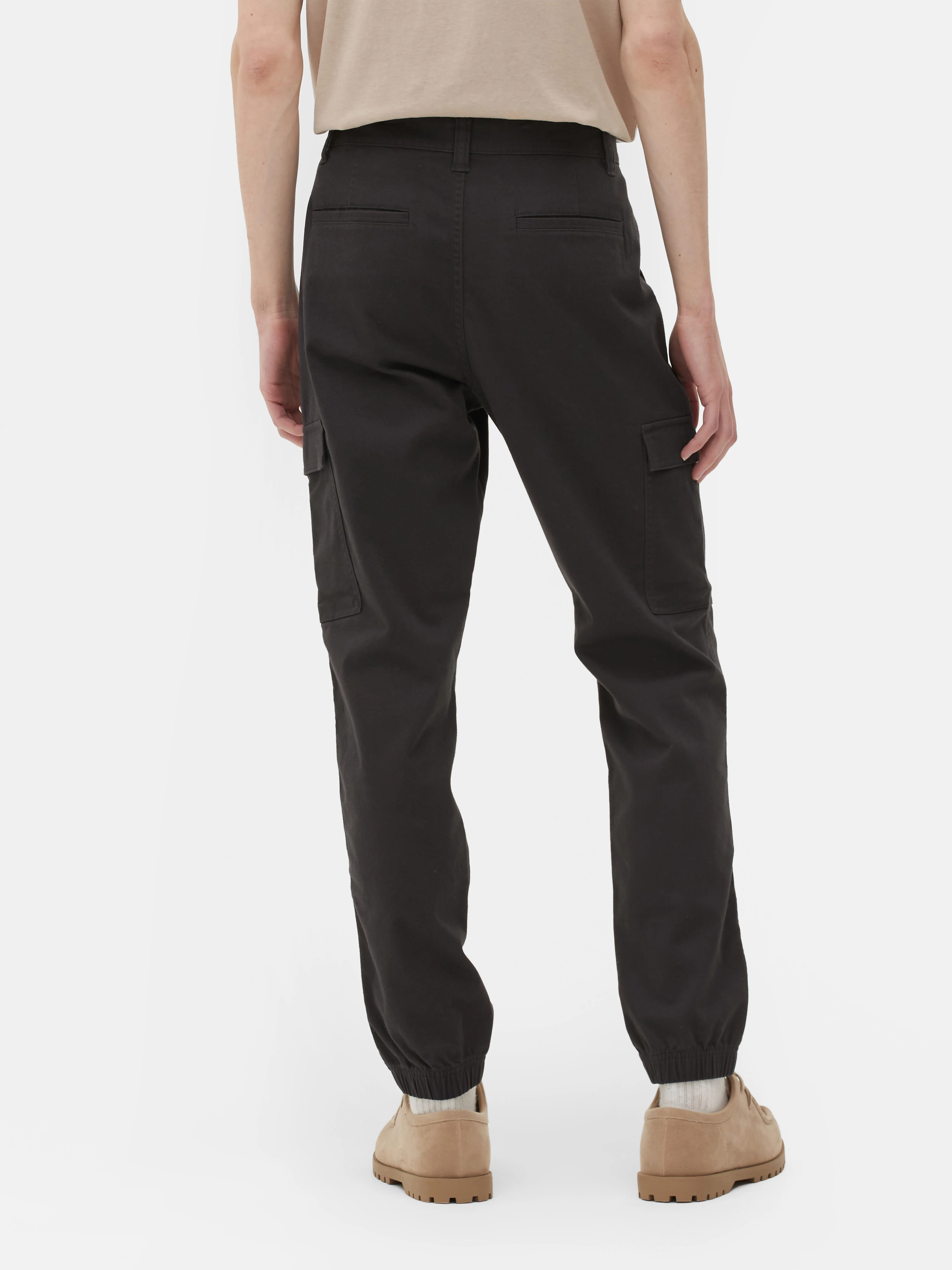 Pantalón de chándal cargo con bajos elásticos