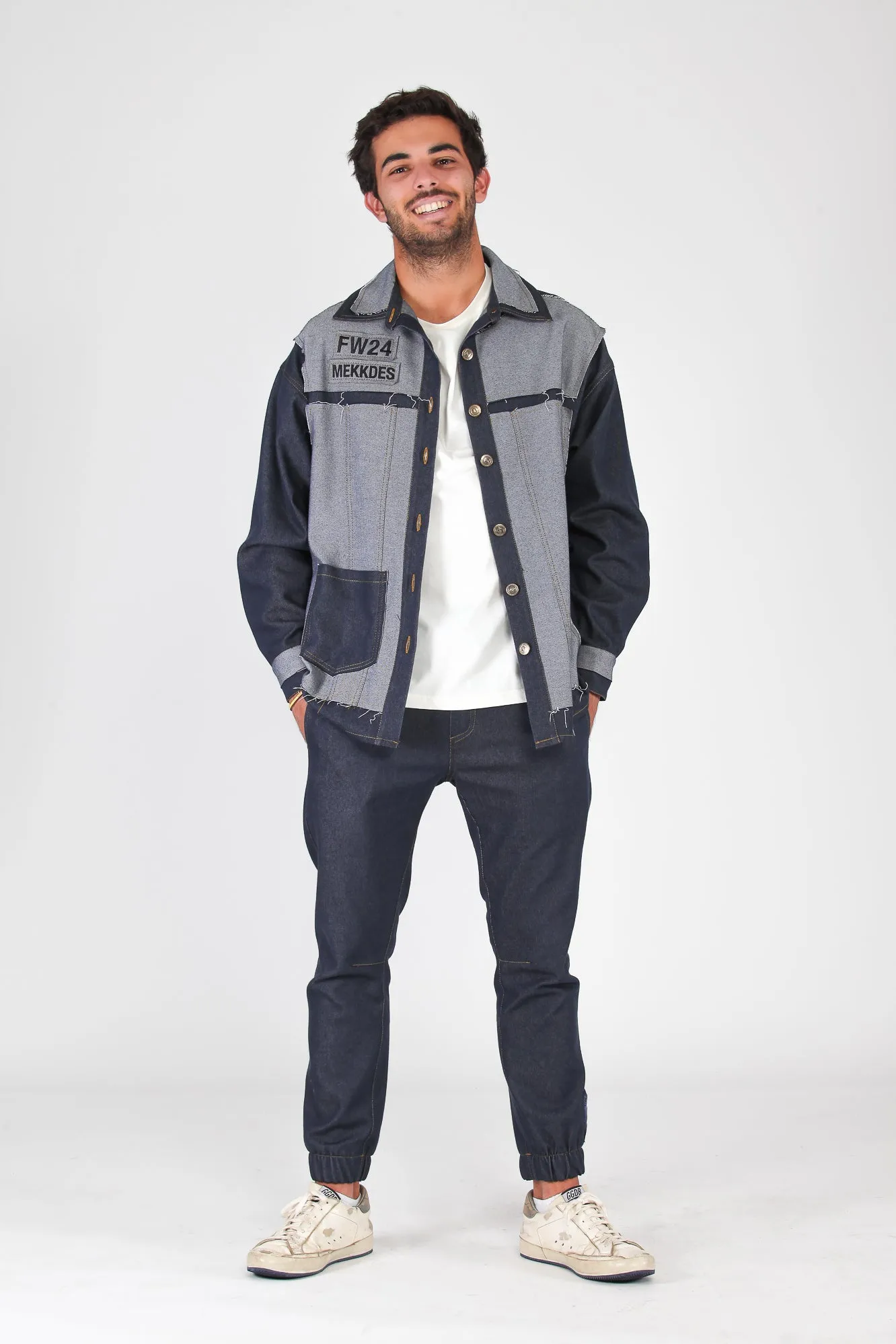 Pantalón denim parches.  Exclusivo online