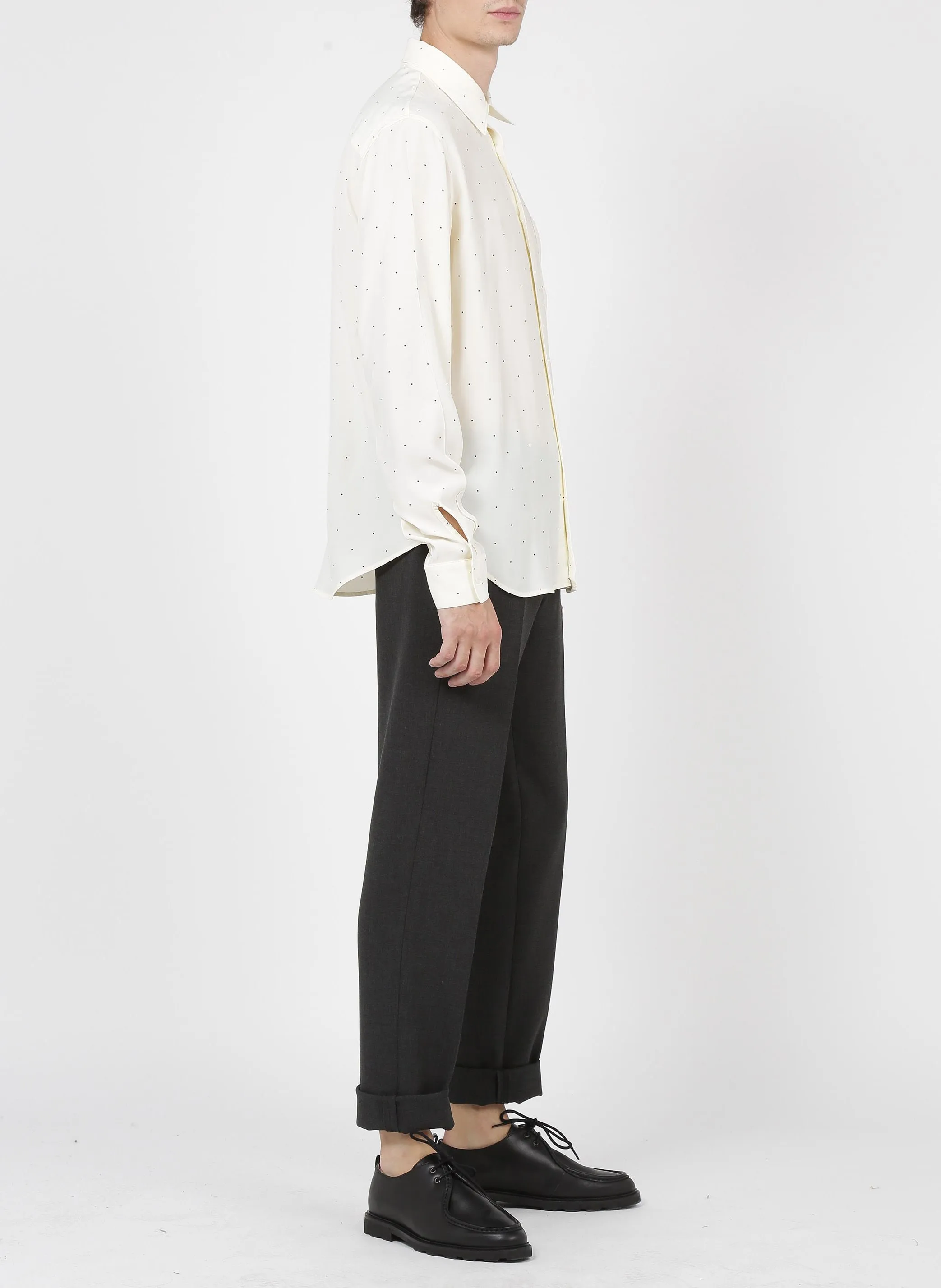 Pantalón recto en gris