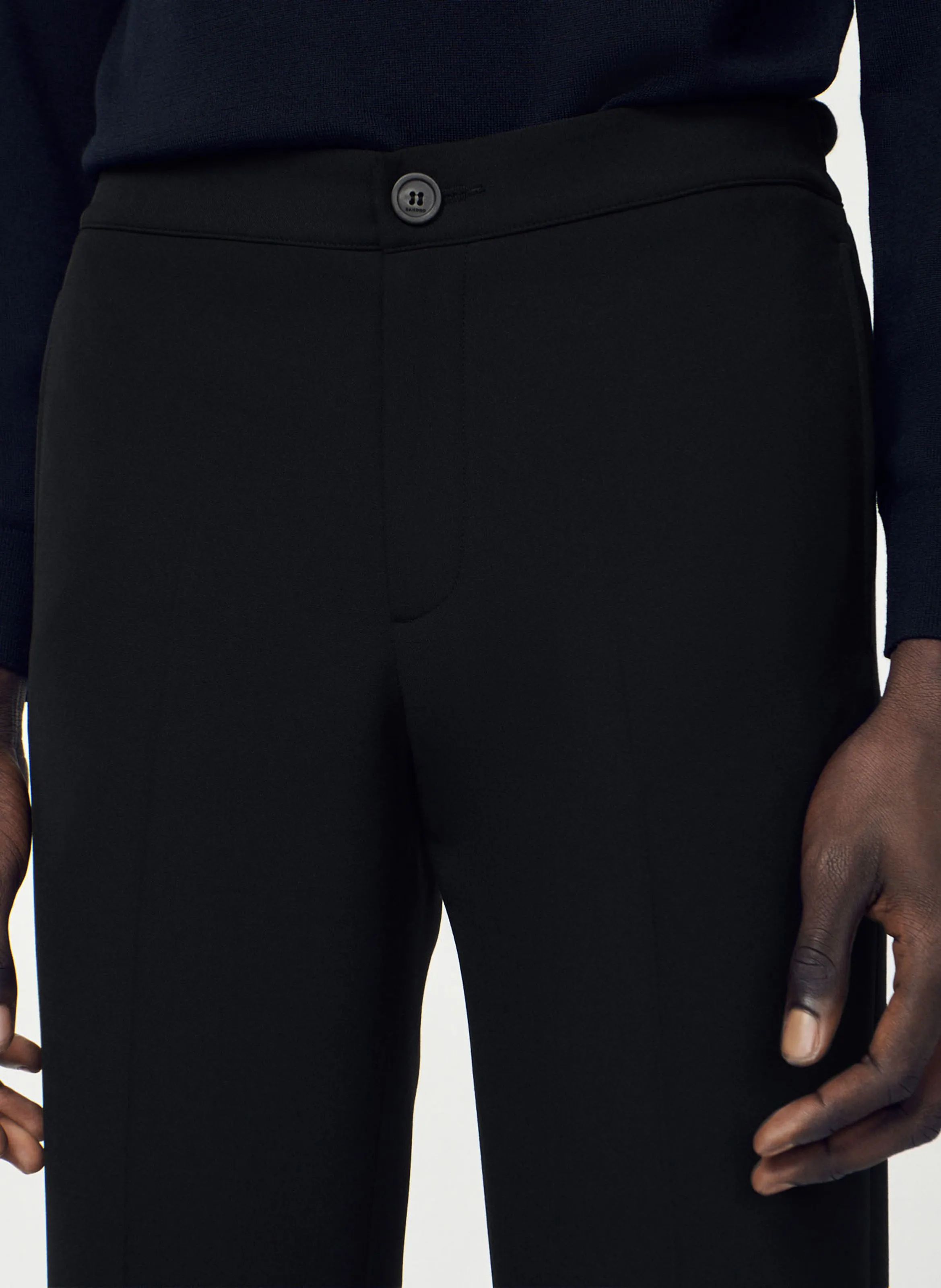 Pantalón recto en negro