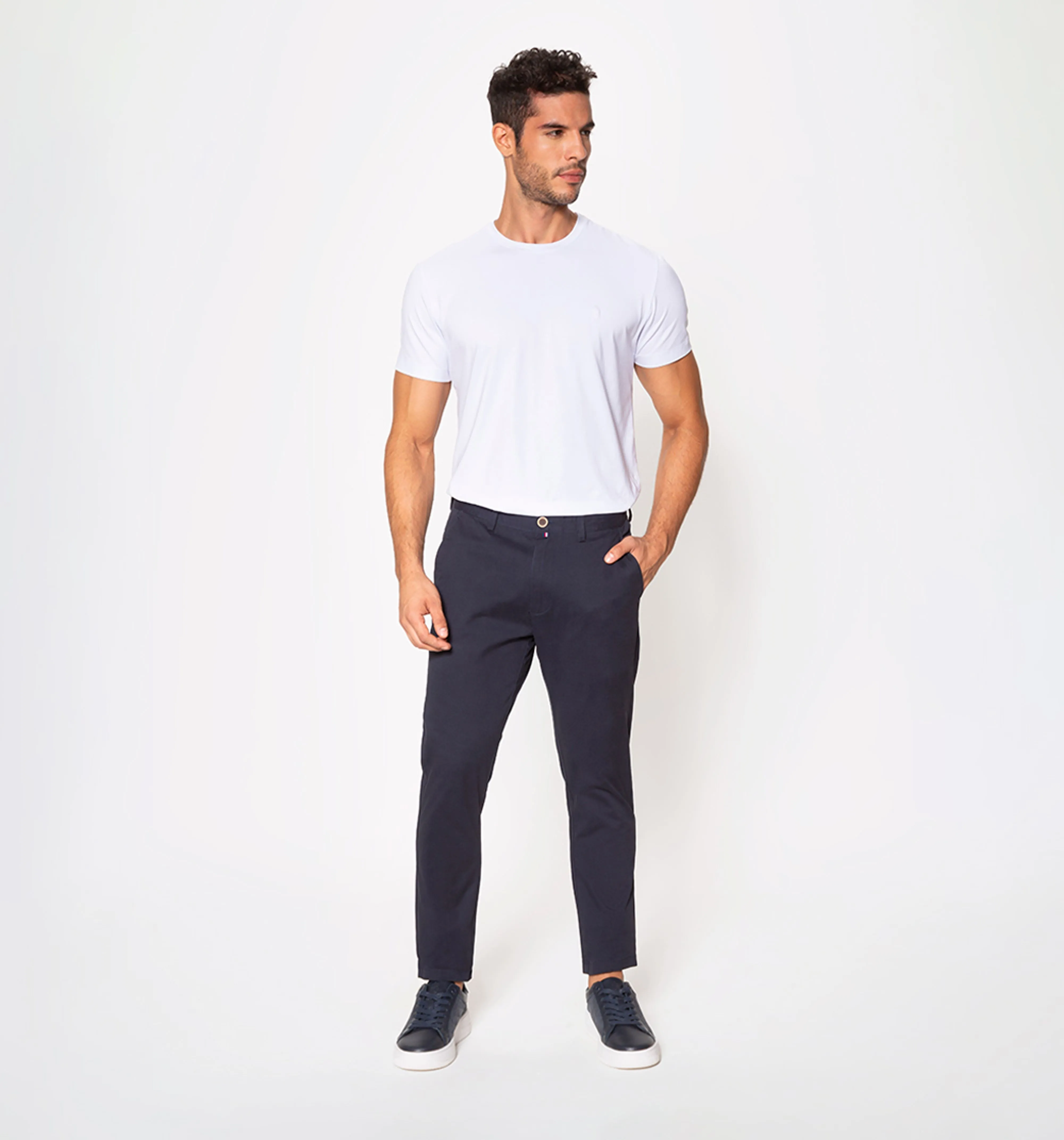 Pantalón tipo chino slim fit