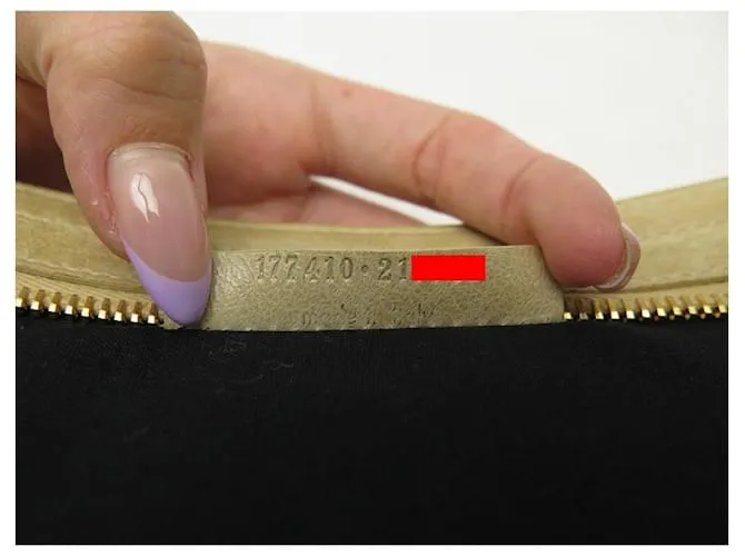 POCHETTE BALENCIAGA GIANT 21 177410 EN CUERO BEIGE 