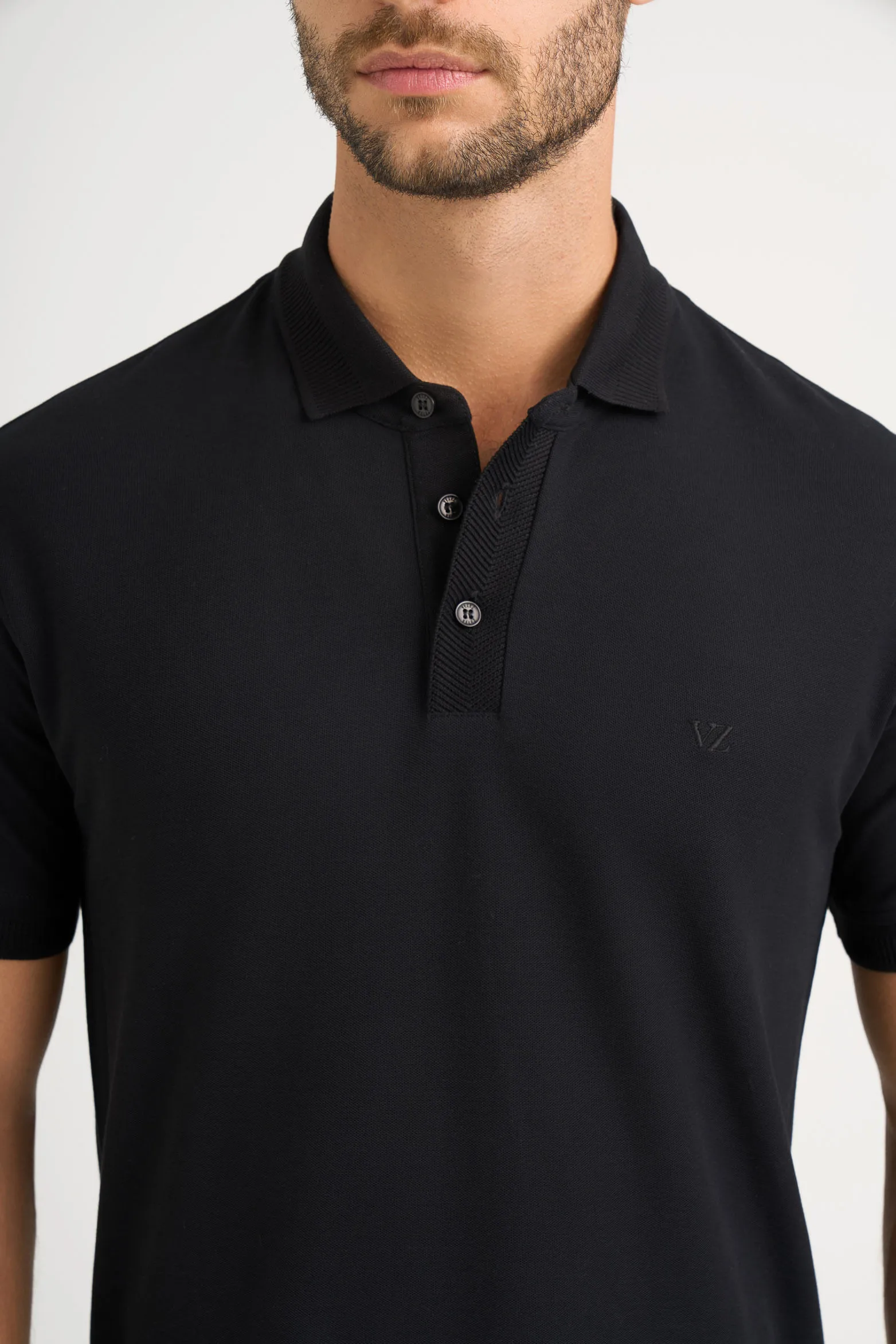 Polo básica de algodón para hombre silueta semi fitted