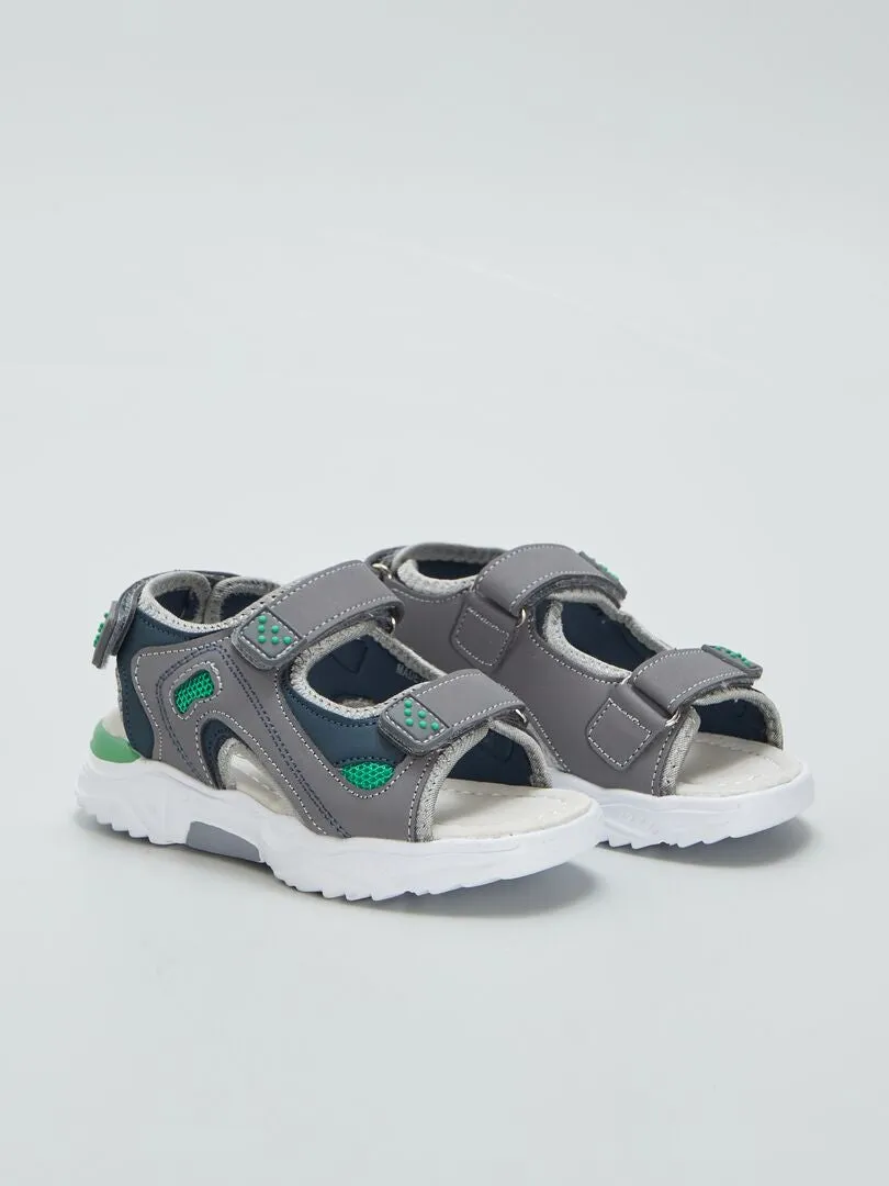 SANDALIAS DE SENDERISMO  GRIS