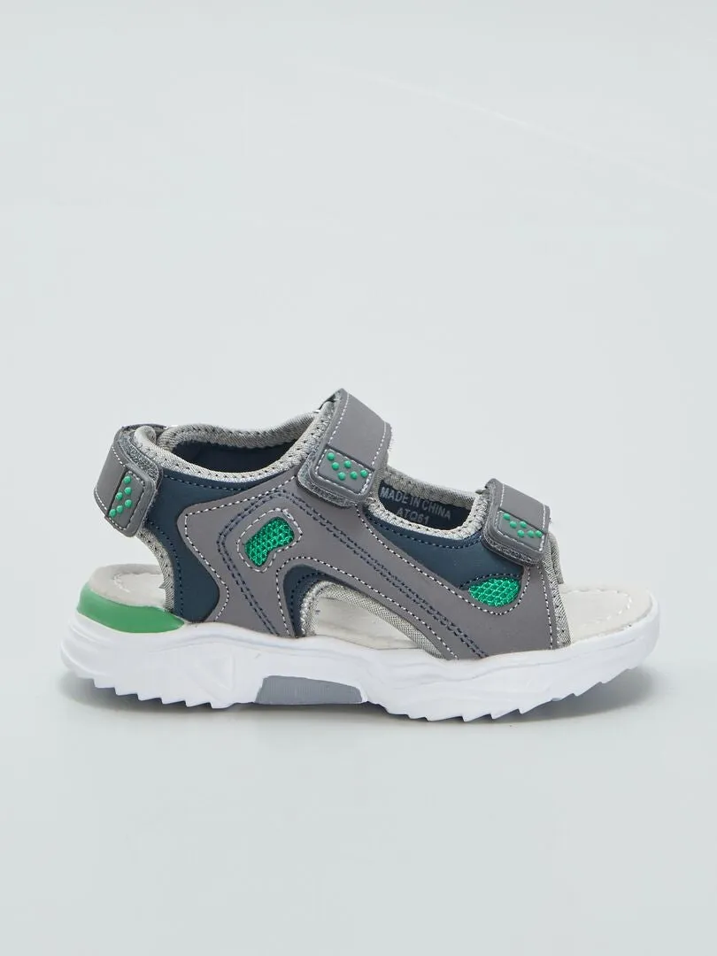 SANDALIAS DE SENDERISMO  GRIS