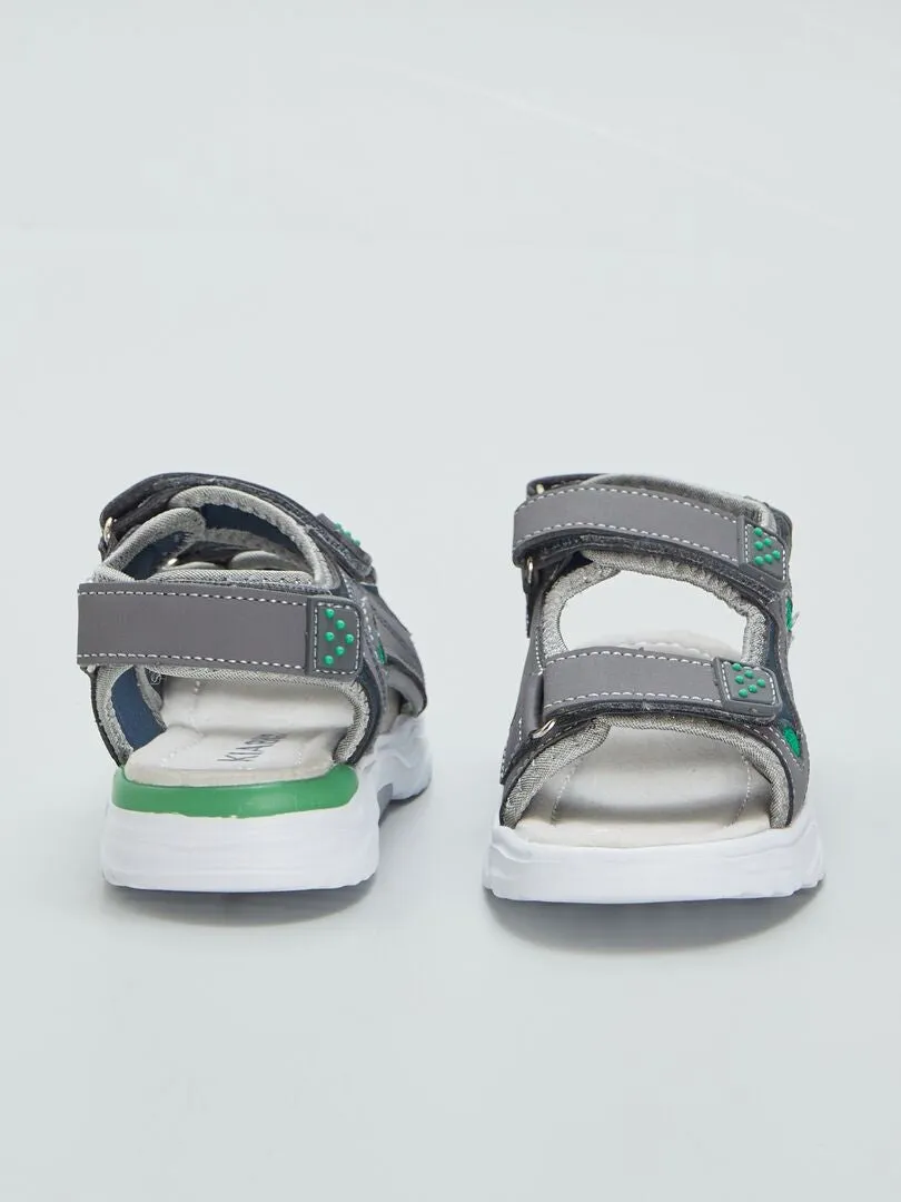 SANDALIAS DE SENDERISMO  GRIS