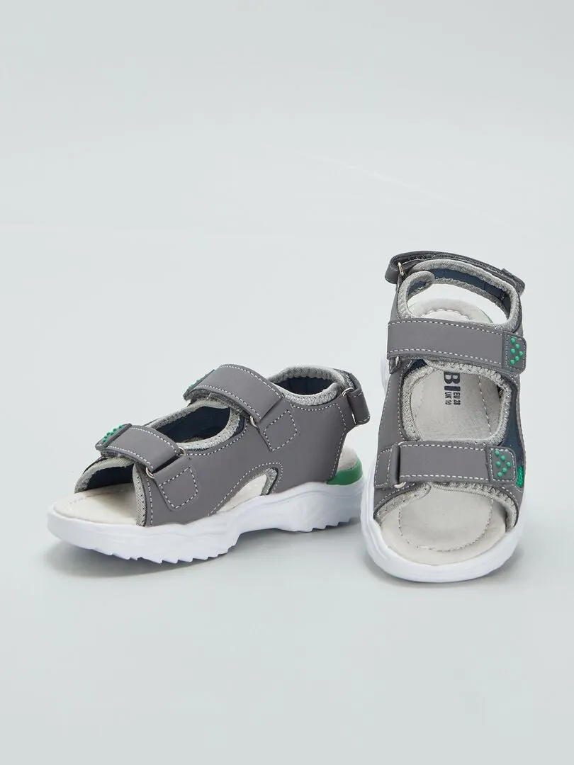 SANDALIAS DE SENDERISMO  GRIS