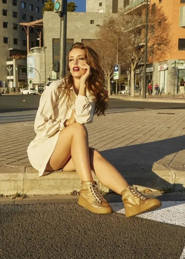 Sneakers piel Doradas