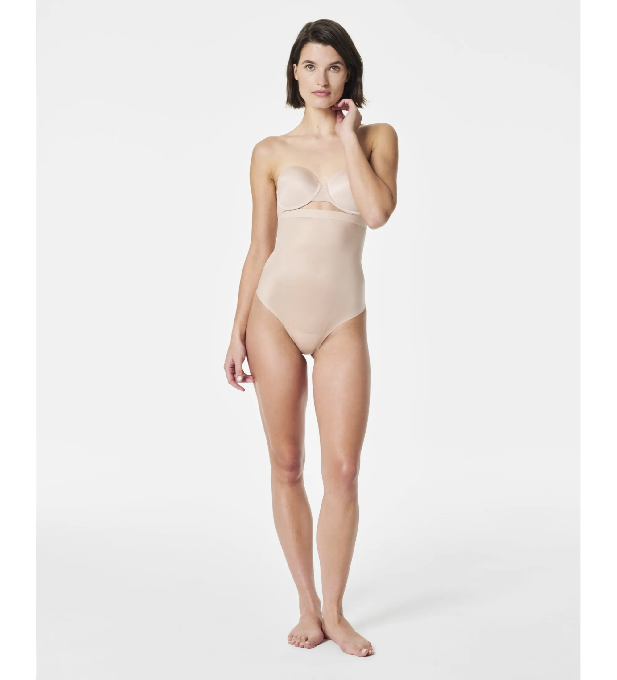 Tanga moldeadora invisible de cintura alta beige