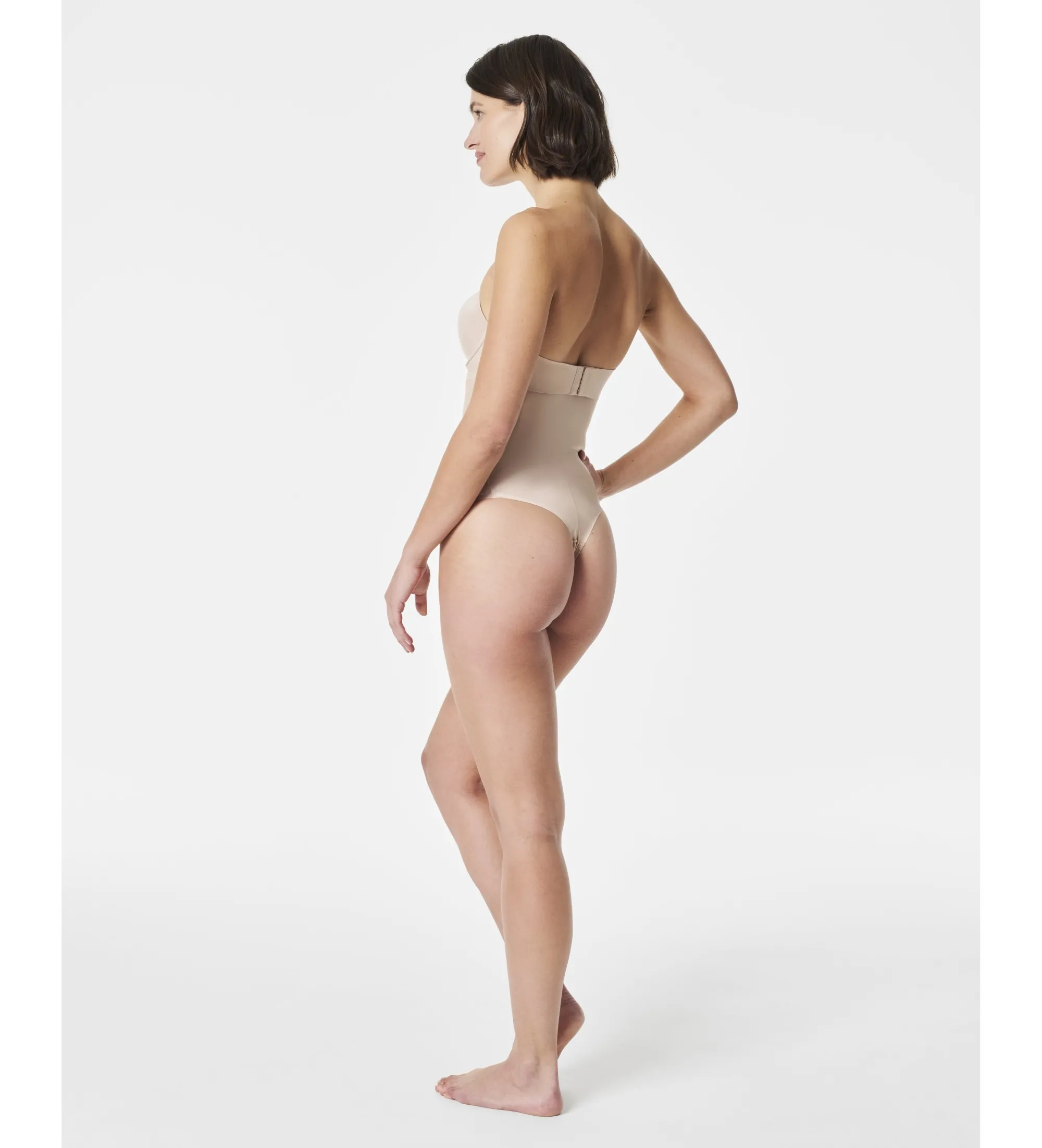 Tanga moldeadora invisible de cintura alta beige