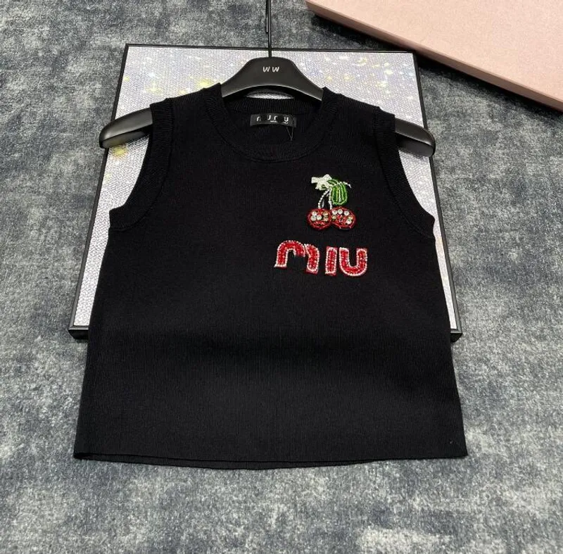 Tanques de mujer de alta calidad Camis Agua Diamante Rojo Cherry Cherry Candisco Sweater Mujer Tiga de tanques MM