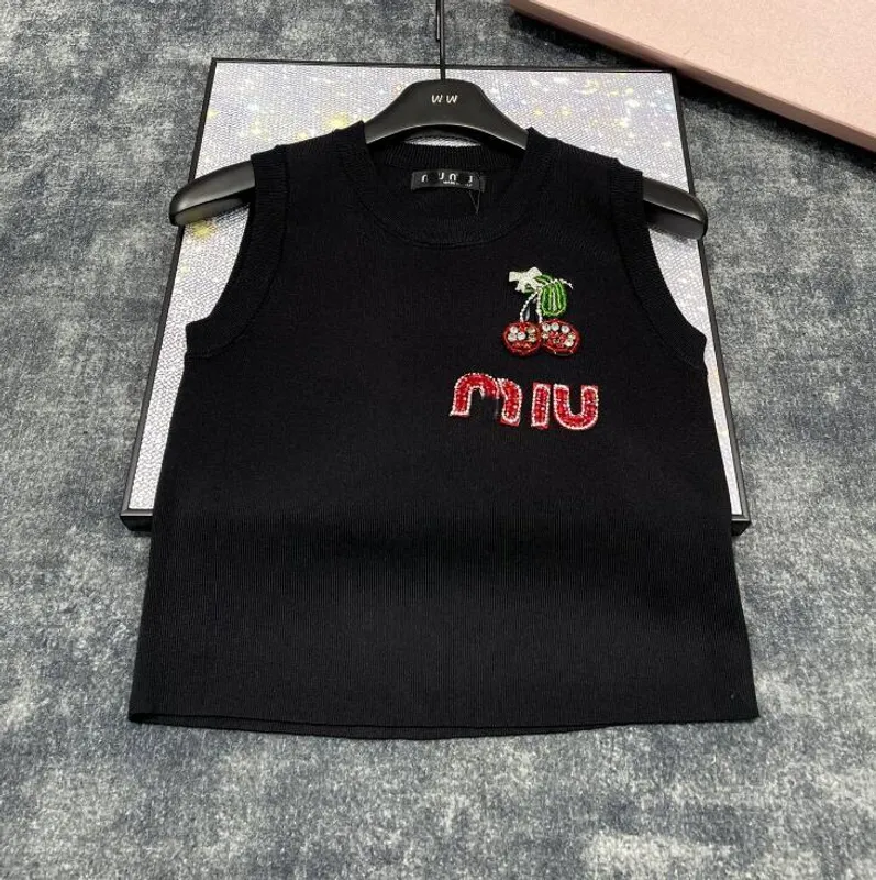 Tanques de mujer de alta calidad Camis Agua Diamante Rojo Cherry Cherry Candisco Sweater Mujer Tiga de tanques MM