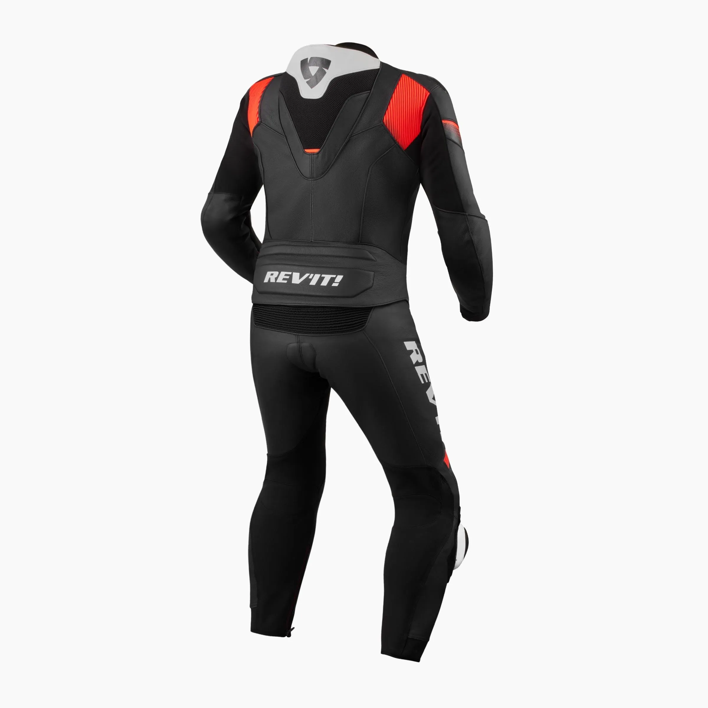 TRAJE DE PIEL DE DOS PIEZAS, DERIVADO DE LA COMPETICIóN, PARA USUARIOS URBANODEPORTIVOS