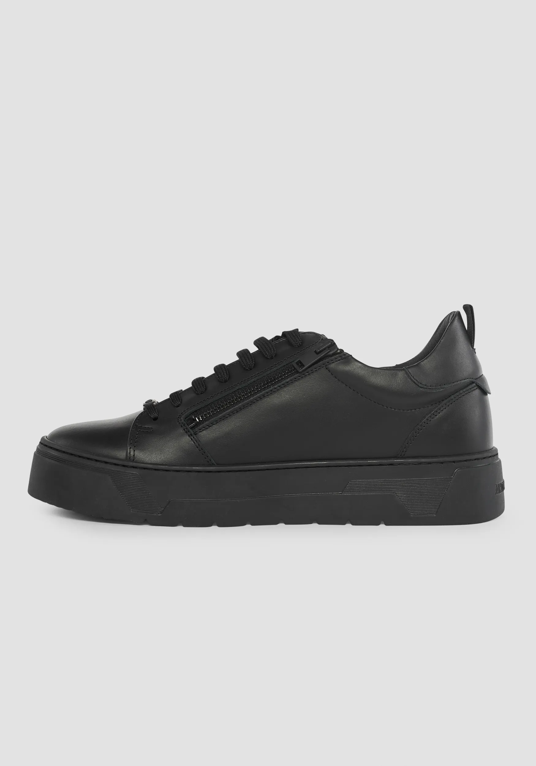 ZAPATILLAS «ZIPPER» DE PIEL CON CREMALLERA METÁLICA