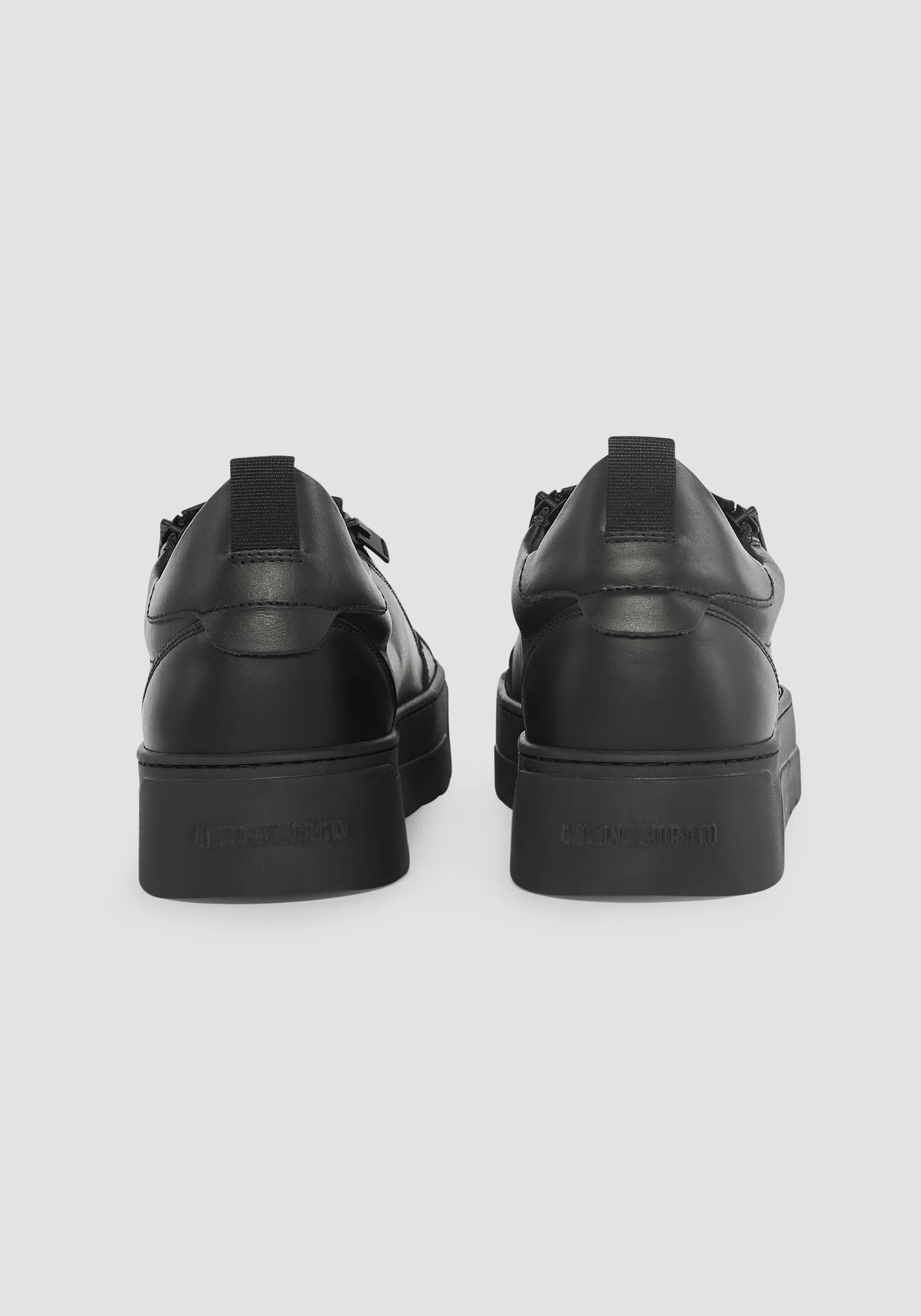 ZAPATILLAS «ZIPPER» DE PIEL CON CREMALLERA METÁLICA