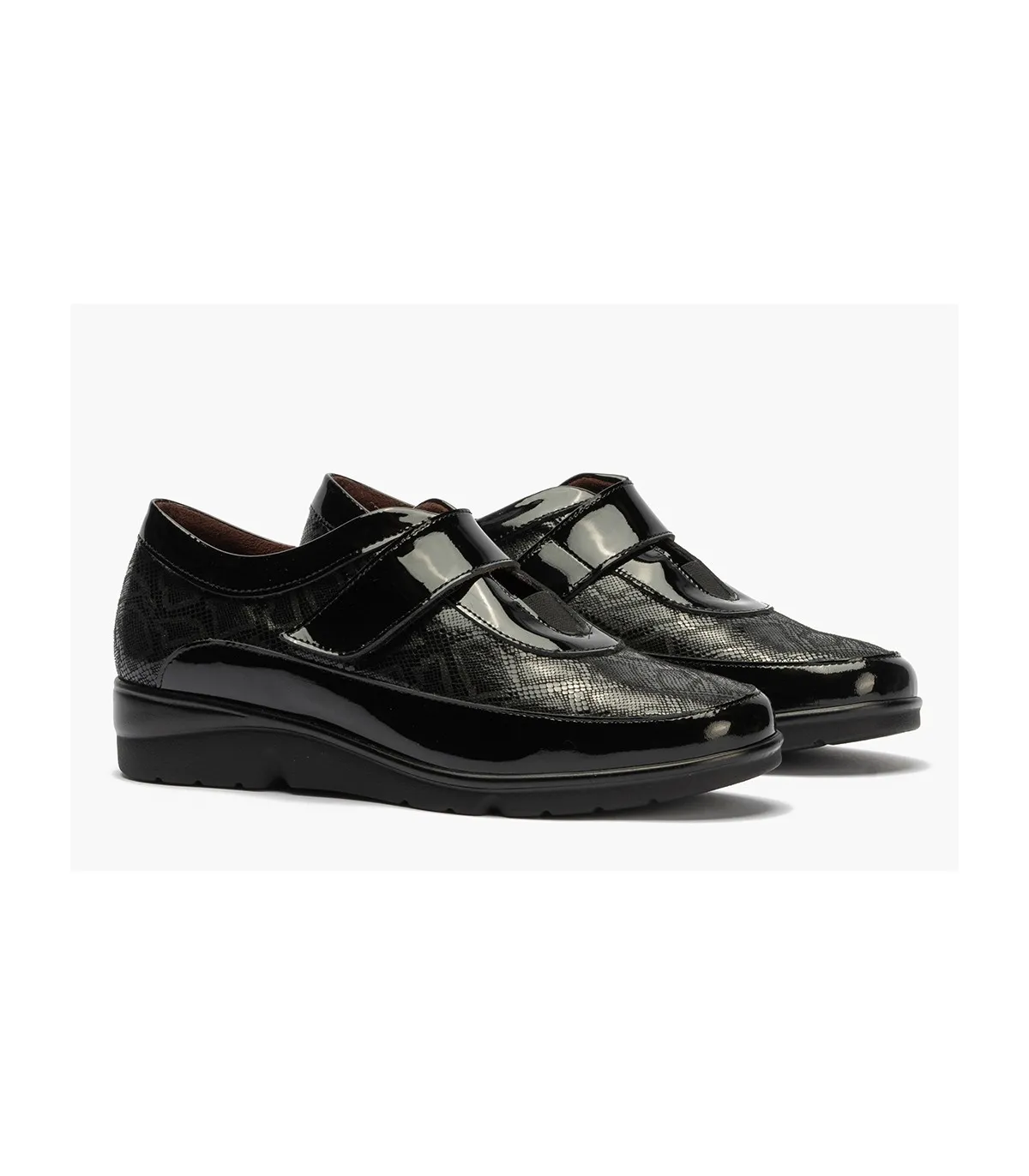 Zapato de confort con velcro en color negro