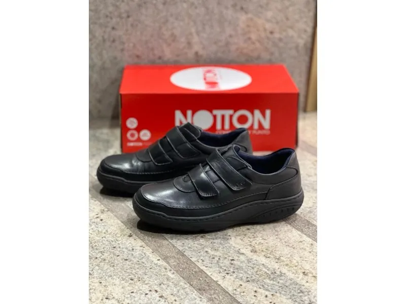 ZAPATO DE PIEL CON VELCRO Y PISO BALANCÍN 0108 NOTTON EN COLOR NEGRO