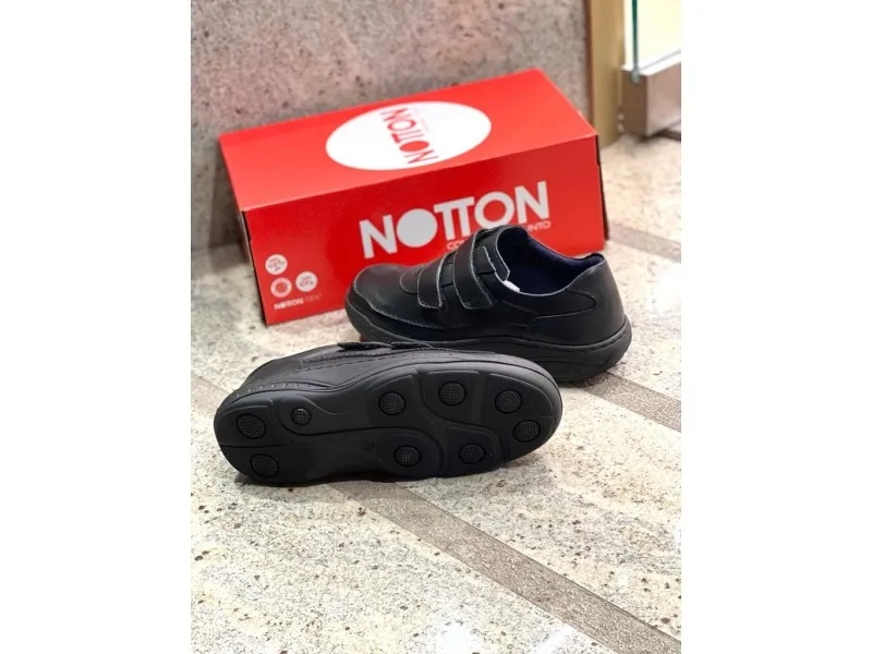 ZAPATO DE PIEL CON VELCRO Y PISO BALANCÍN 0108 NOTTON EN COLOR NEGRO