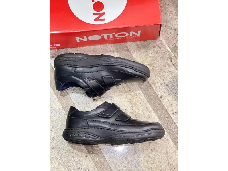 ZAPATO DE PIEL CON VELCRO Y PISO BALANCÍN 0108 NOTTON EN COLOR NEGRO