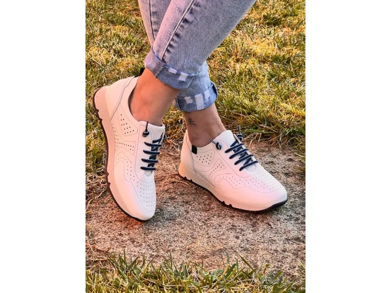 ZAPATO SPORT DE PIEL MEET AGOT EN COLOR BLANCO